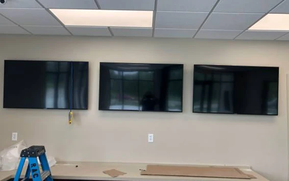 Expert wall-mounted TV installation ensures a secure and perfect viewing experience.